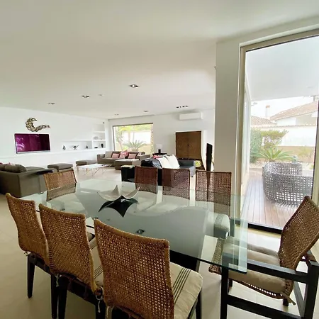 Jacaranda Villa *