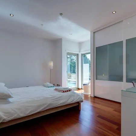 Jacaranda Villa *